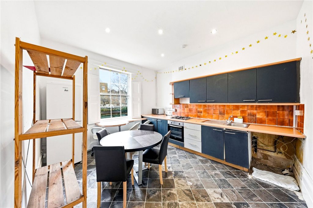 Property photo 2 of 11 Picture No. 14