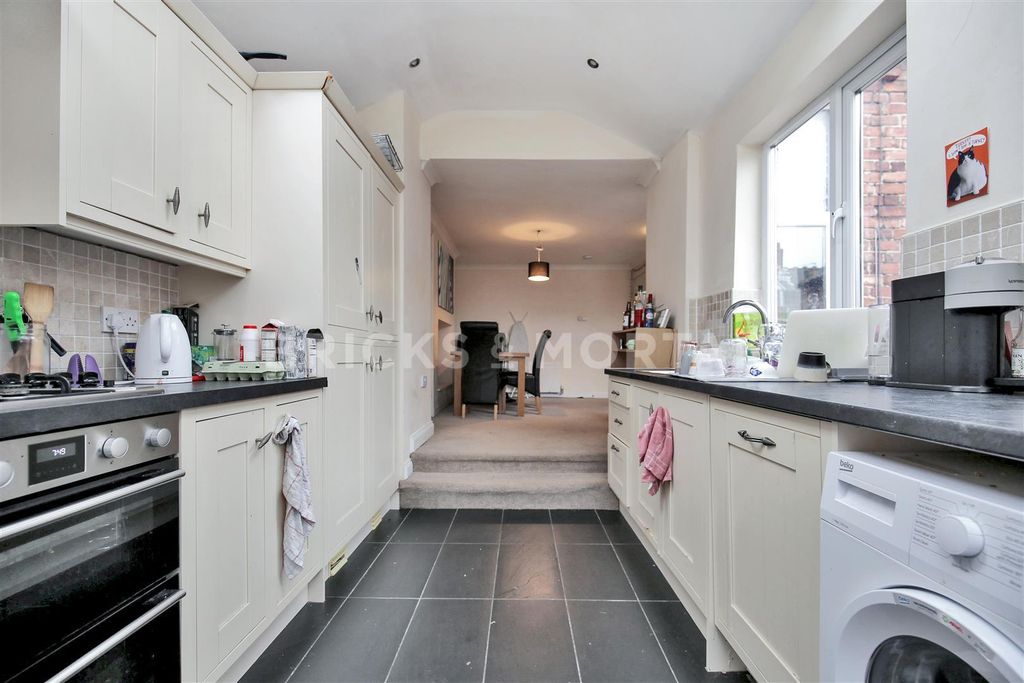 Property photo 3 of 13 Pro1Rwtvxumci8Rpakov5A.Jpg