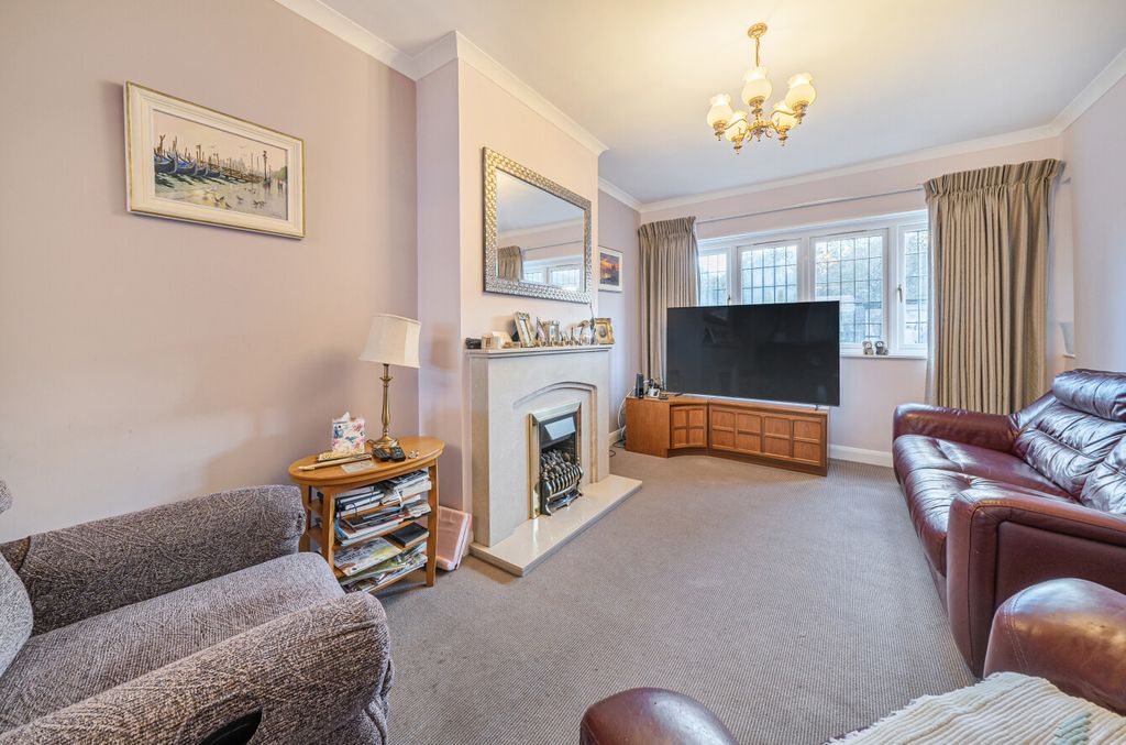 Property photo 3 of 21 1383195-35-69272c...