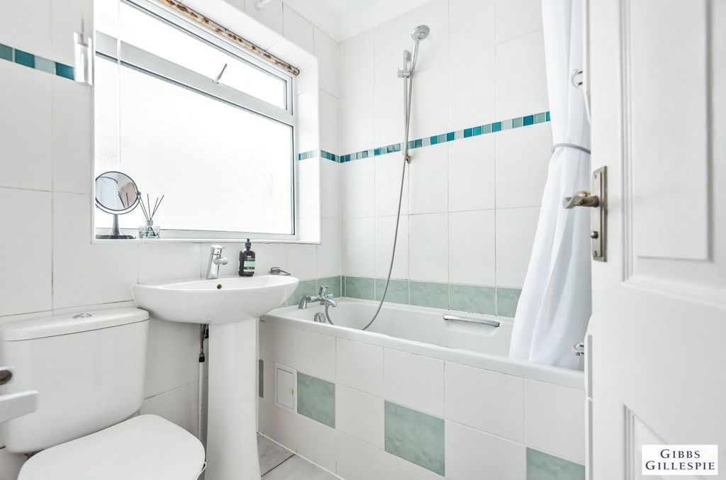 Property photo 3 of 9 Picture No. 17