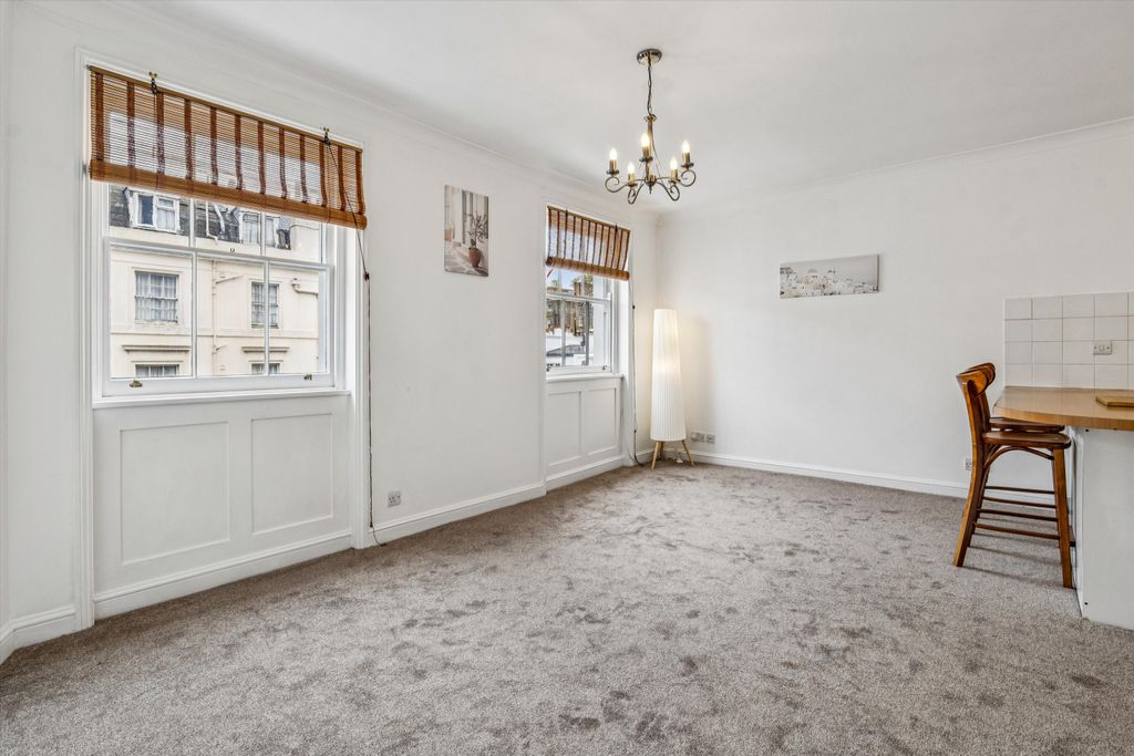 Property photo 3 of 17 Image