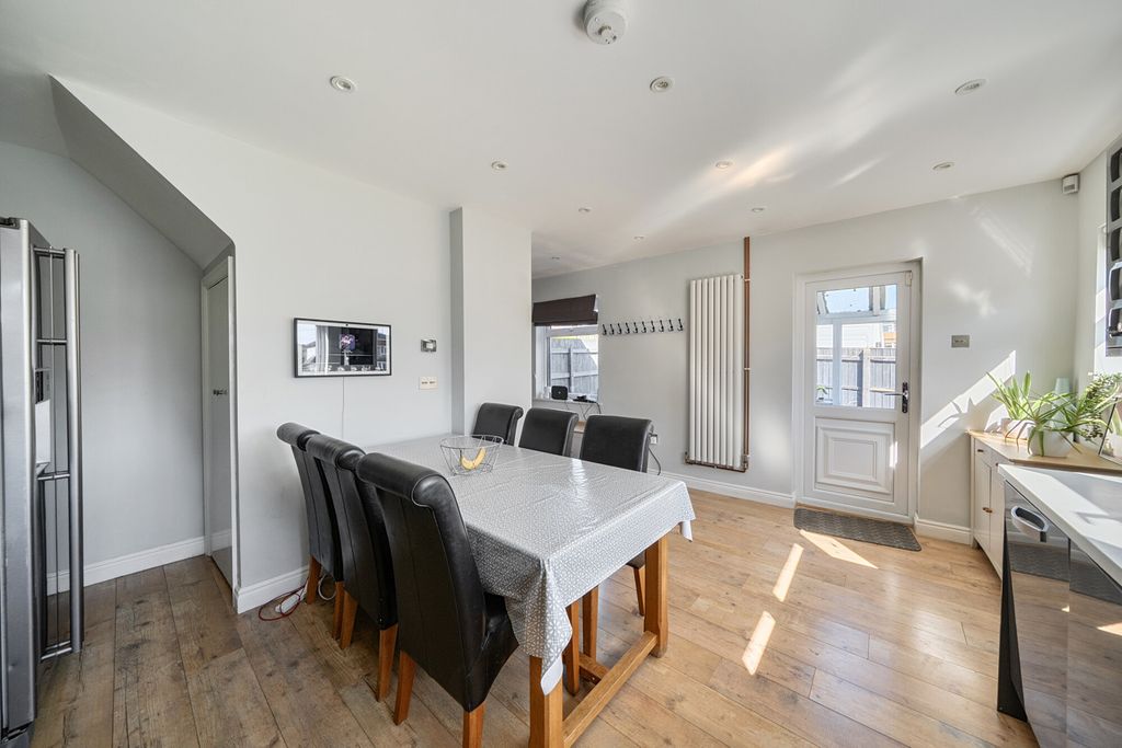 Property photo 3 of 16 1448479-11-69F46F...