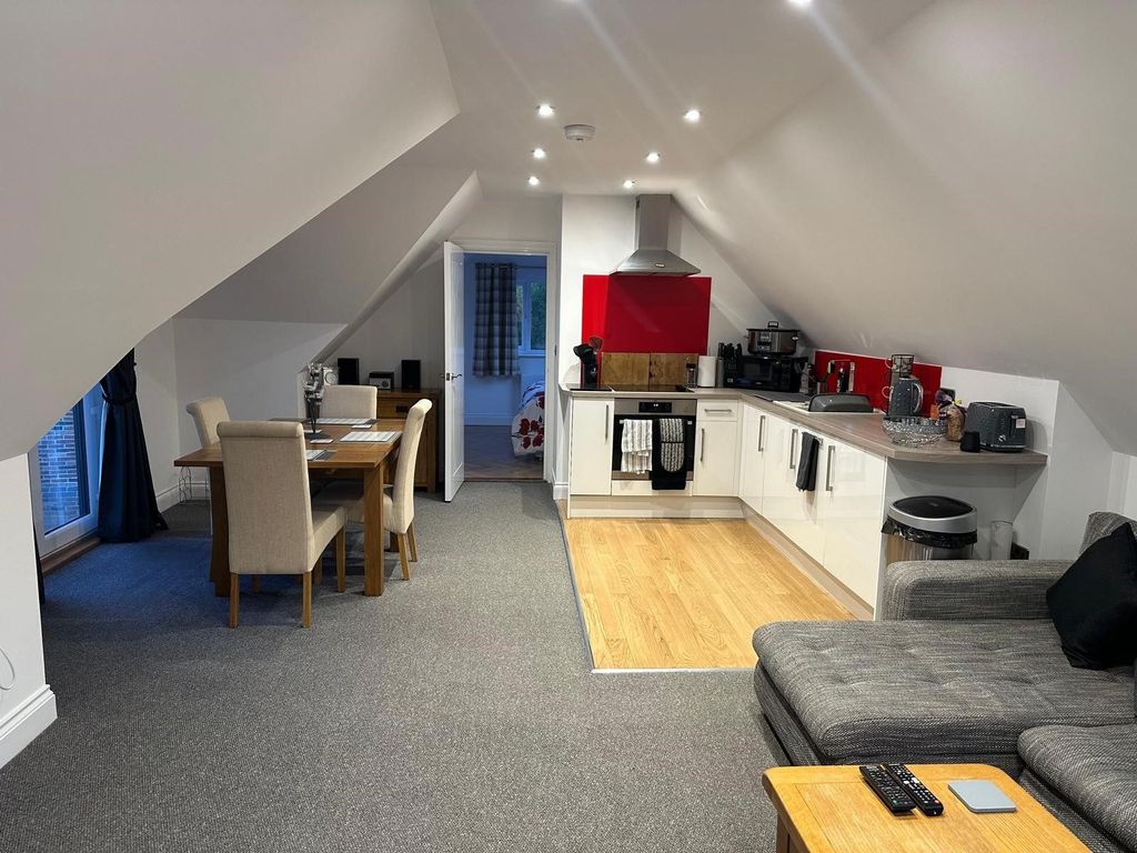 Property photo 2 of 6 Gallery