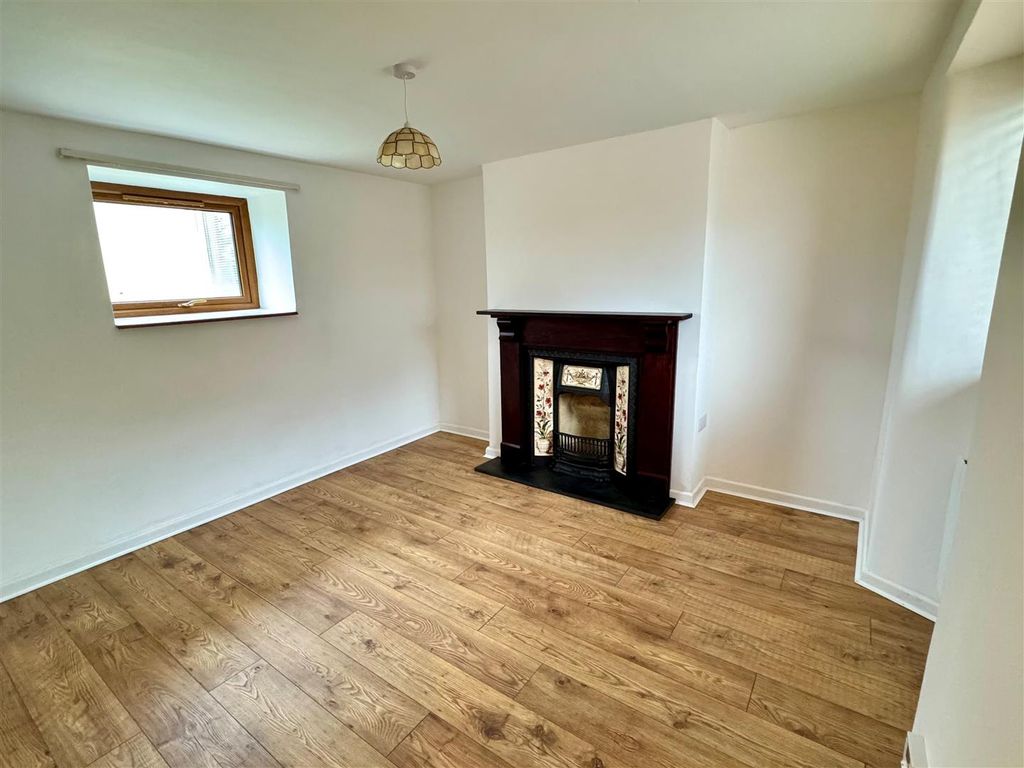 Property photo 2 of 9 Turnpike Cottage Lounge