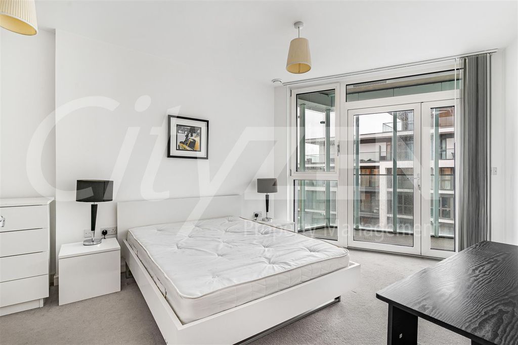 Property photo 2 of 29 Bedroom