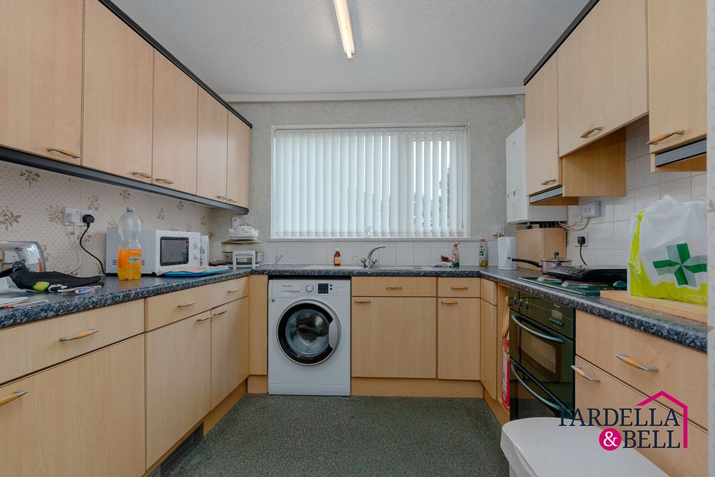 Property photo 3 of 12