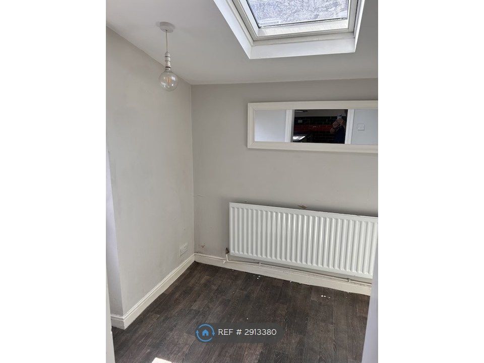 Property photo 3 of 14 Breakfast Room