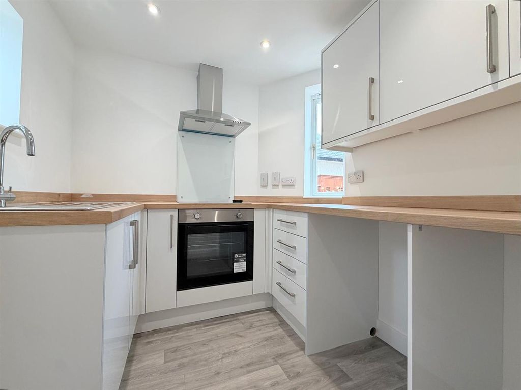 Property photo 2 of 4 Kitchen