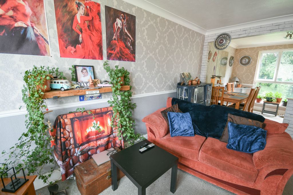 Property photo 3 of 21
