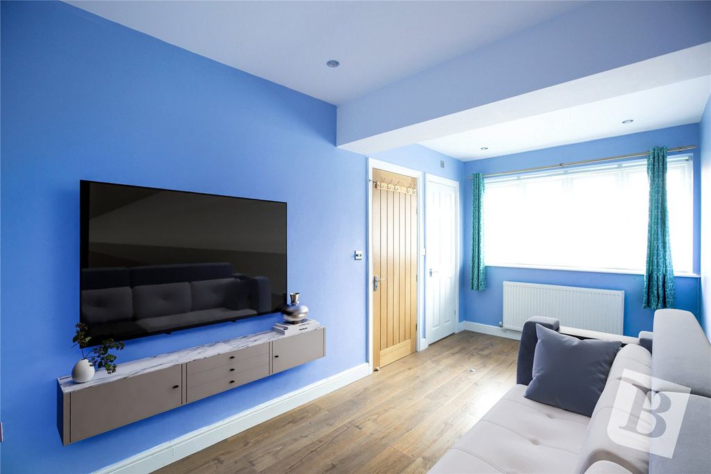 Property photo 3 of 18 Reception/Bedroom