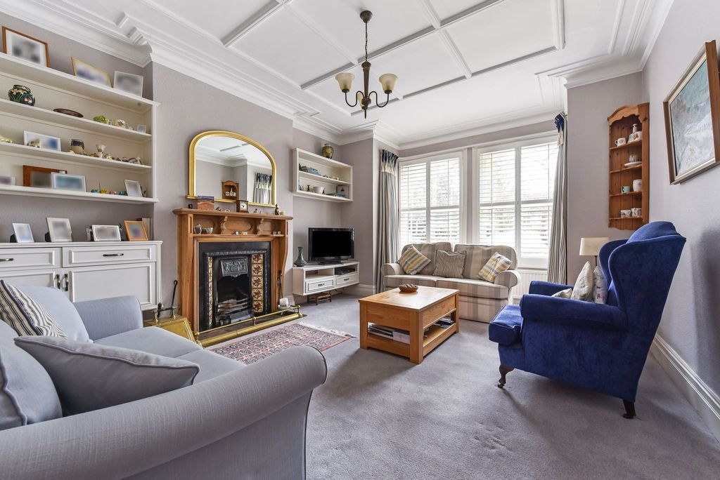 Property photo 2 of 27 Sitting Room