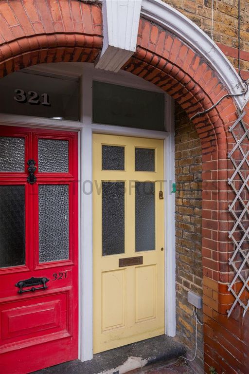 Property photo 2 of 26