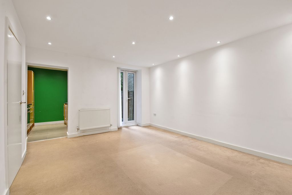 Property photo 2 of 8 Photo 1