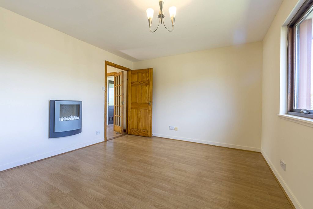 Property photo 3 of 26