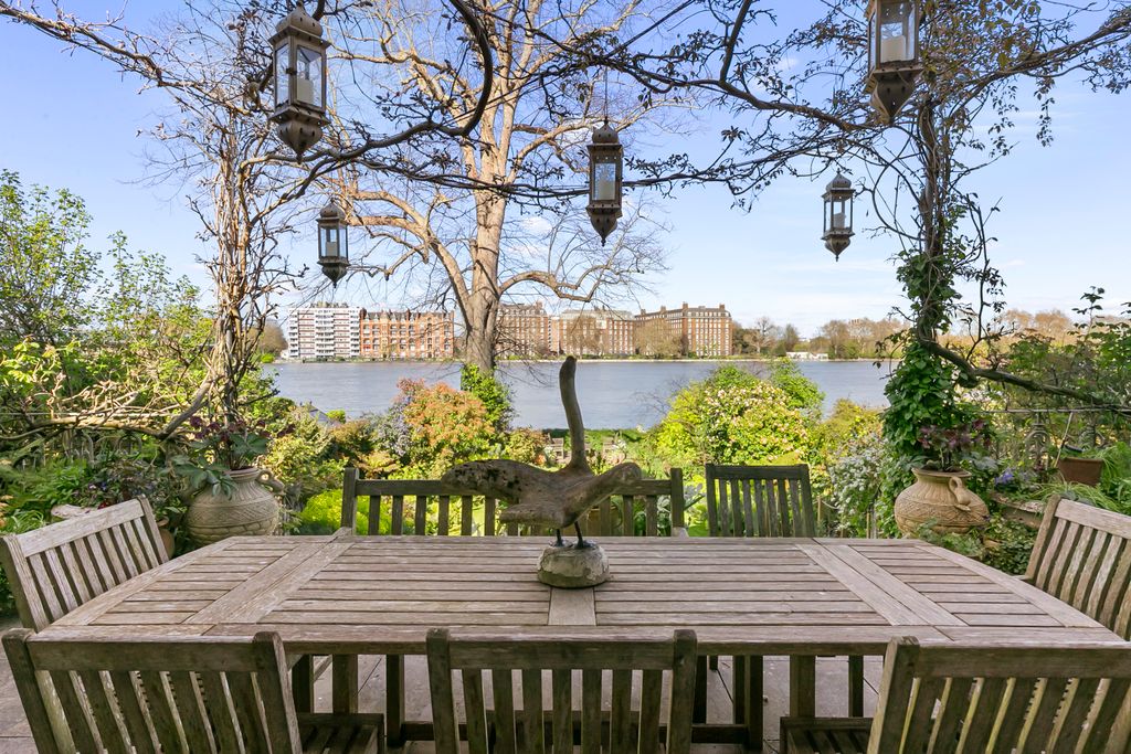 Property photo 3 of 21