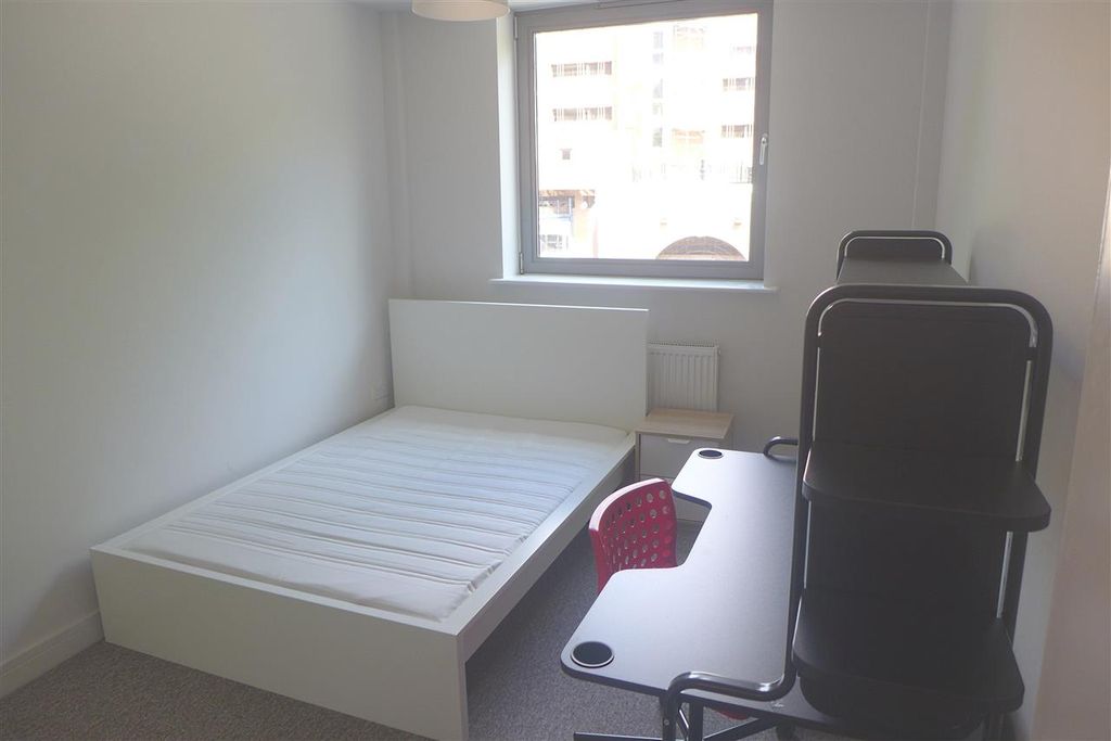 Property photo 3 of 5