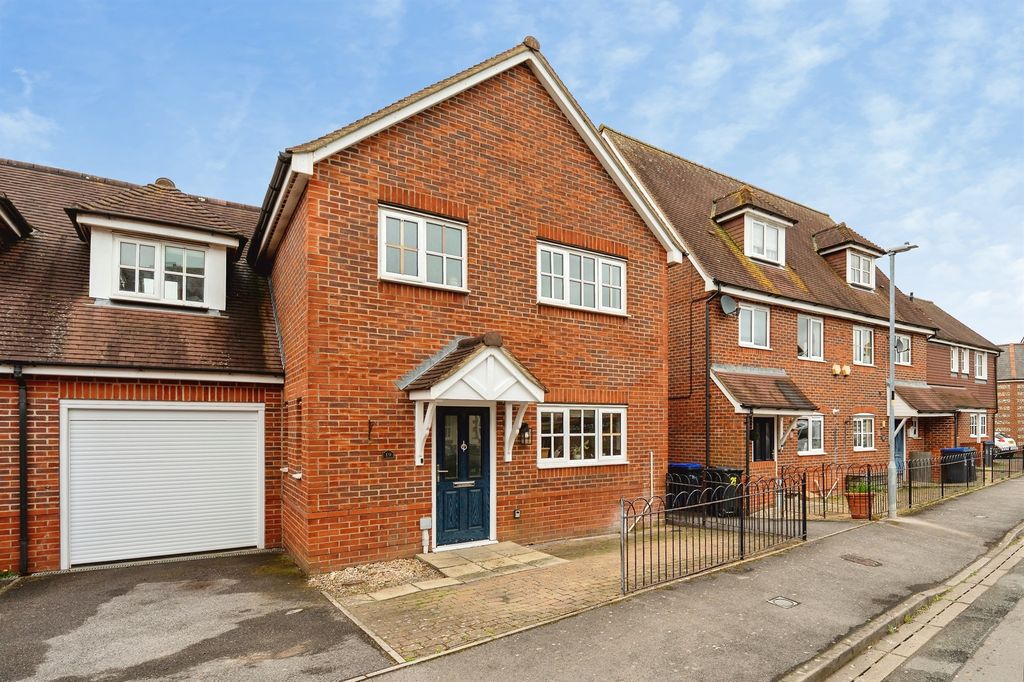 Property photo 1 of 18