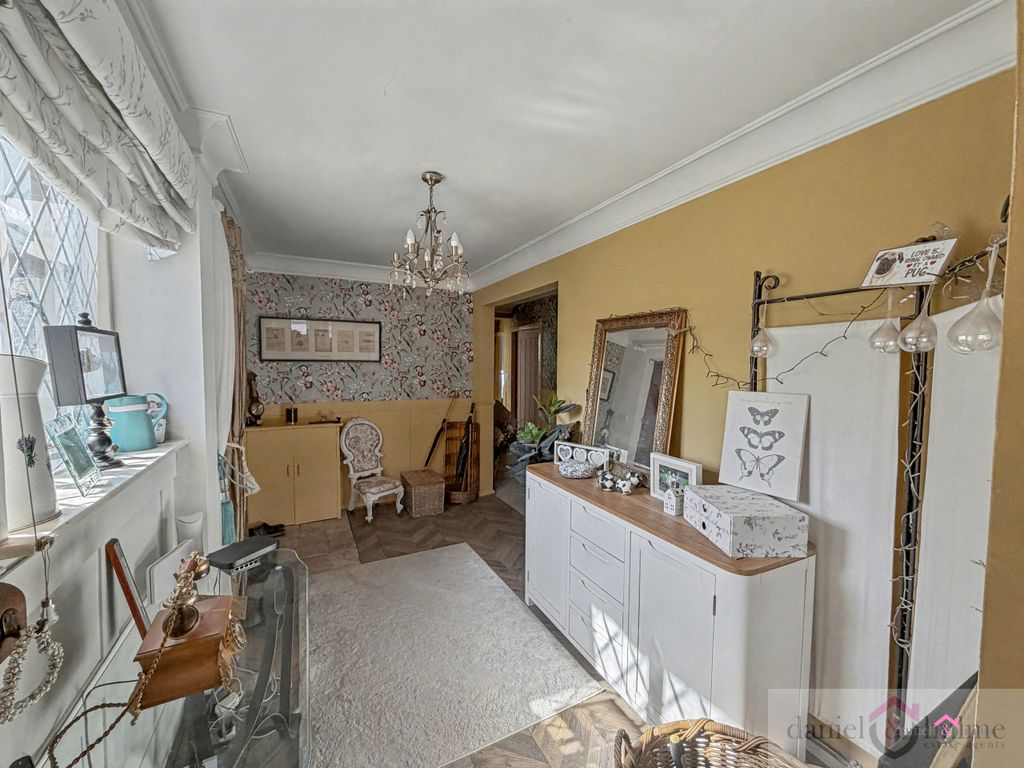 Property photo 3 of 45 Img_7311