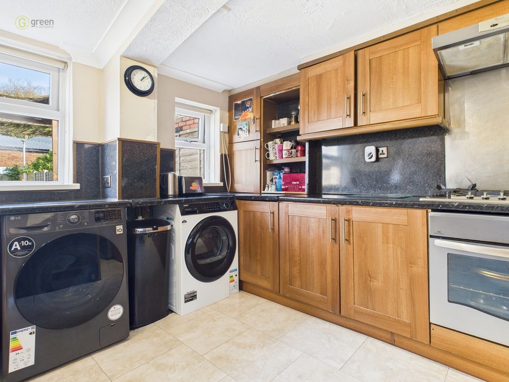 Property photo 3 of 34