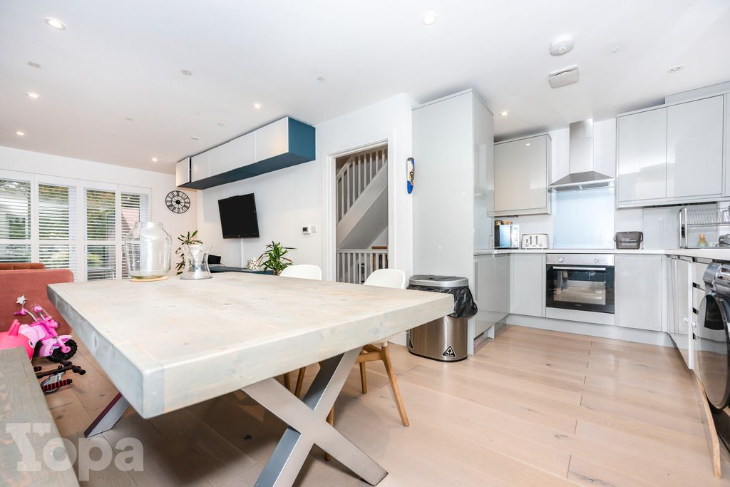 Property photo 2 of 19 Photo #2