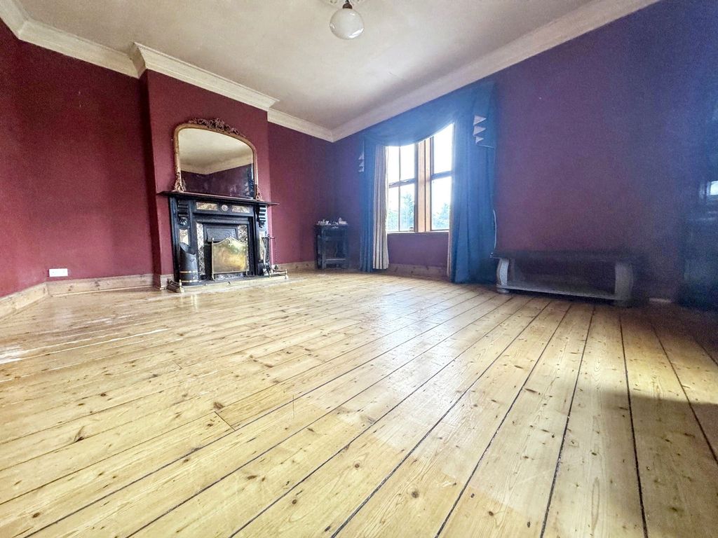 Property photo 3 of 31