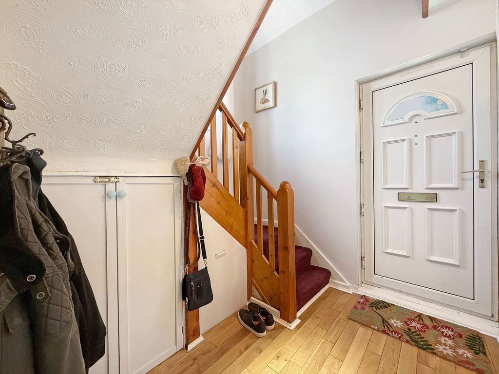 Property photo 2 of 28