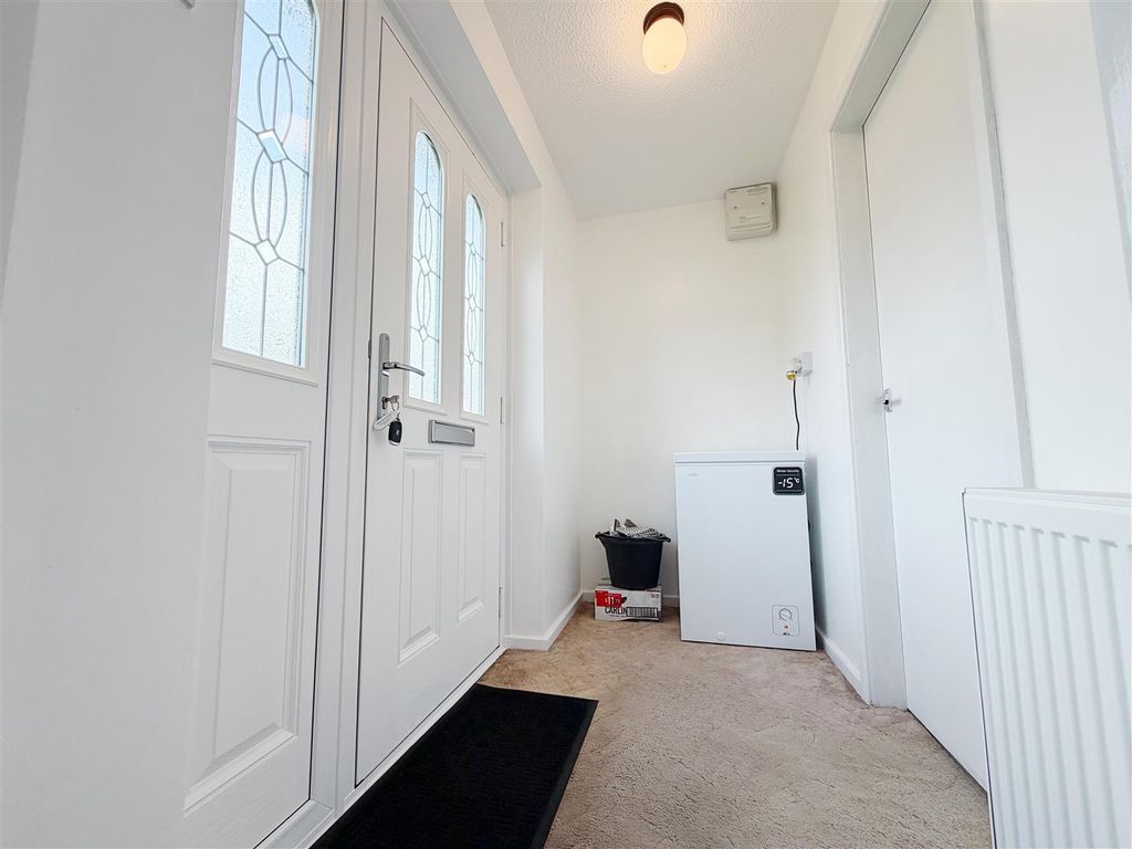 Property photo 2 of 13 Entrance Hall