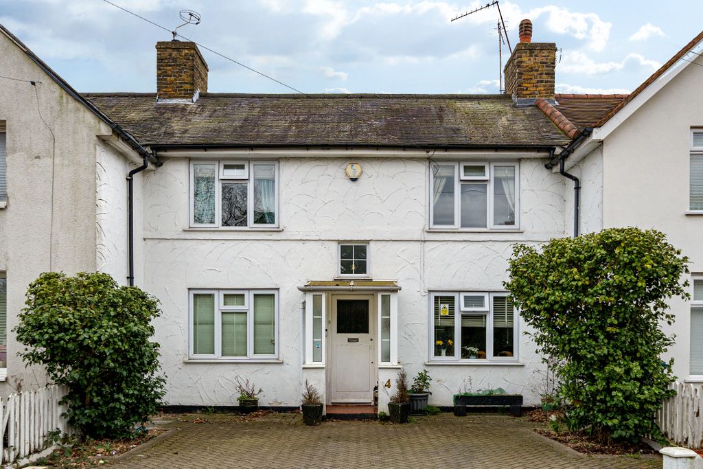 Property photo 1 of 21 4 Russell Road, Whetstone, London, N20 0Ts