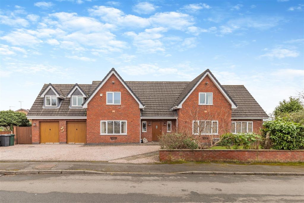 Property photo 1 of 46 8633330-Exterior10.Jpg