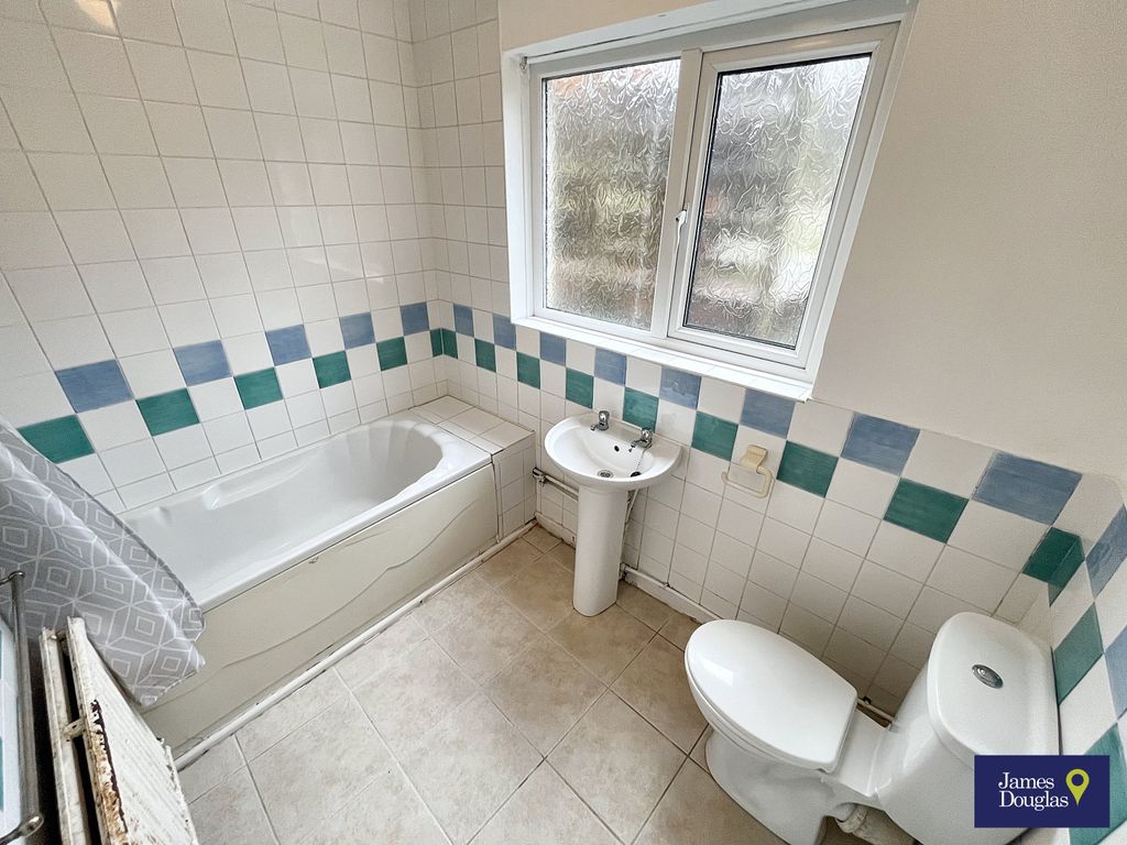 Property photo 3 of 20 Bath1