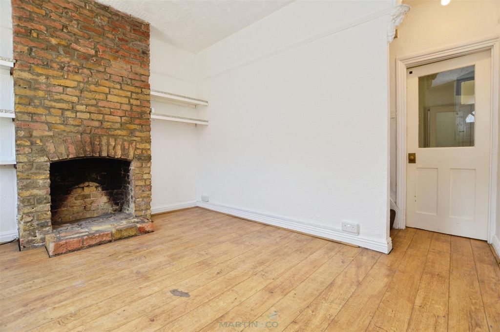 Property photo 3 of 17
