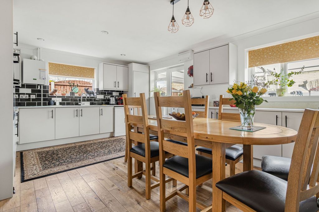 Property photo 2 of 22