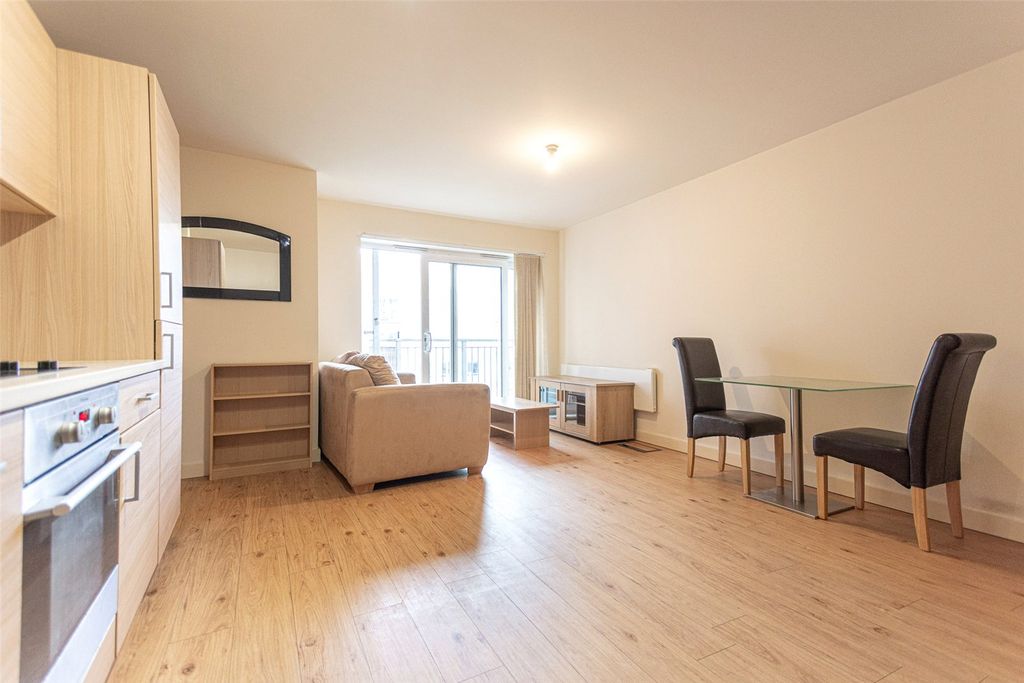 Property photo 3 of 17 Picture No. 05