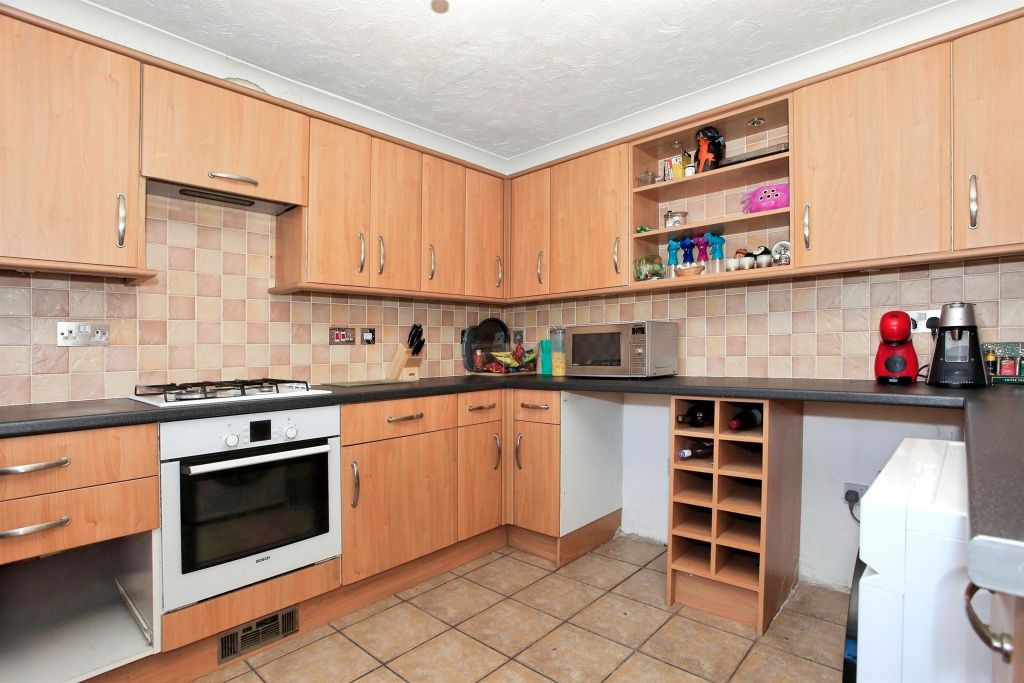 Property photo 3 of 20 Kitchen