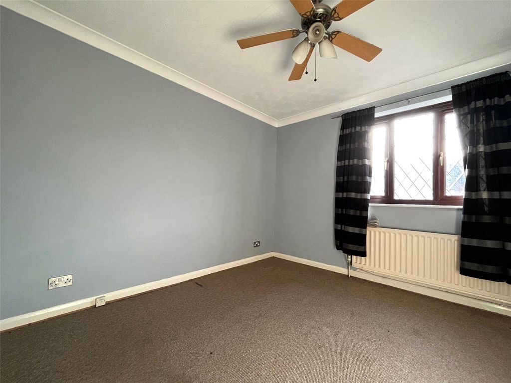 Property photo 3 of 6 Picture No. 11
