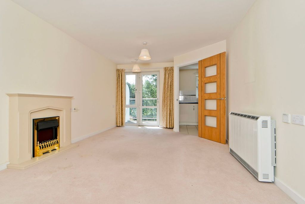Property photo 2 of 18
