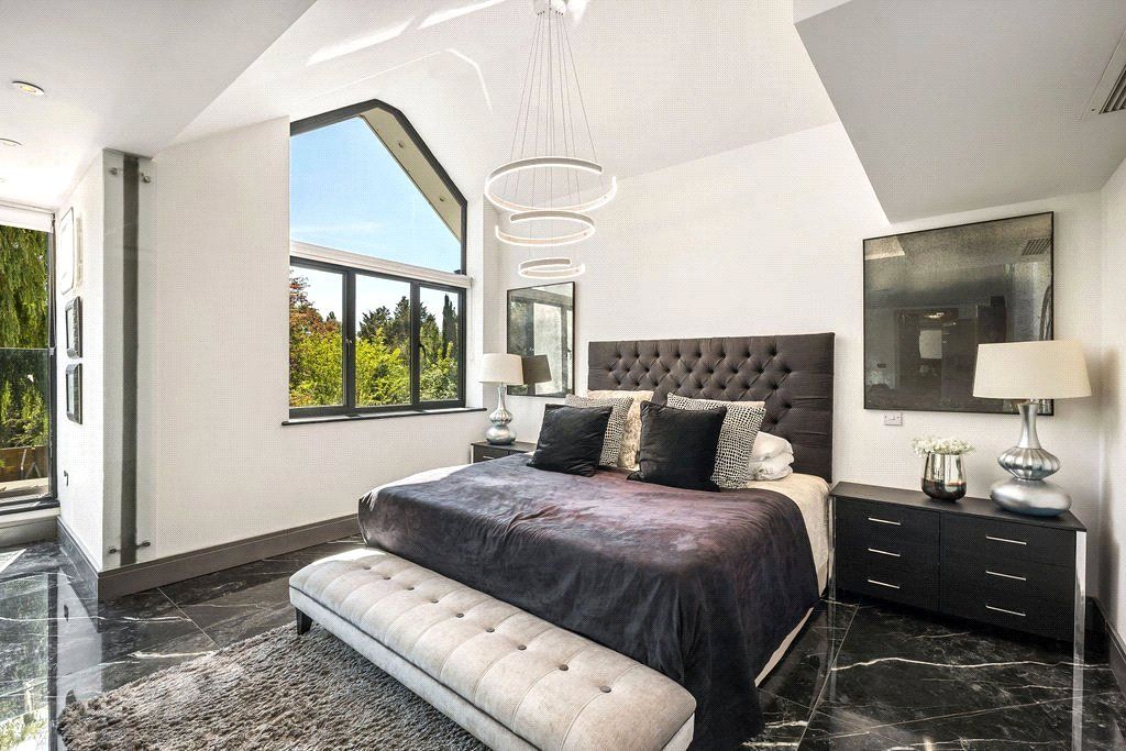 Additional image 17 of 5 bed detached house to rentWaggon Road, Barnet EN4