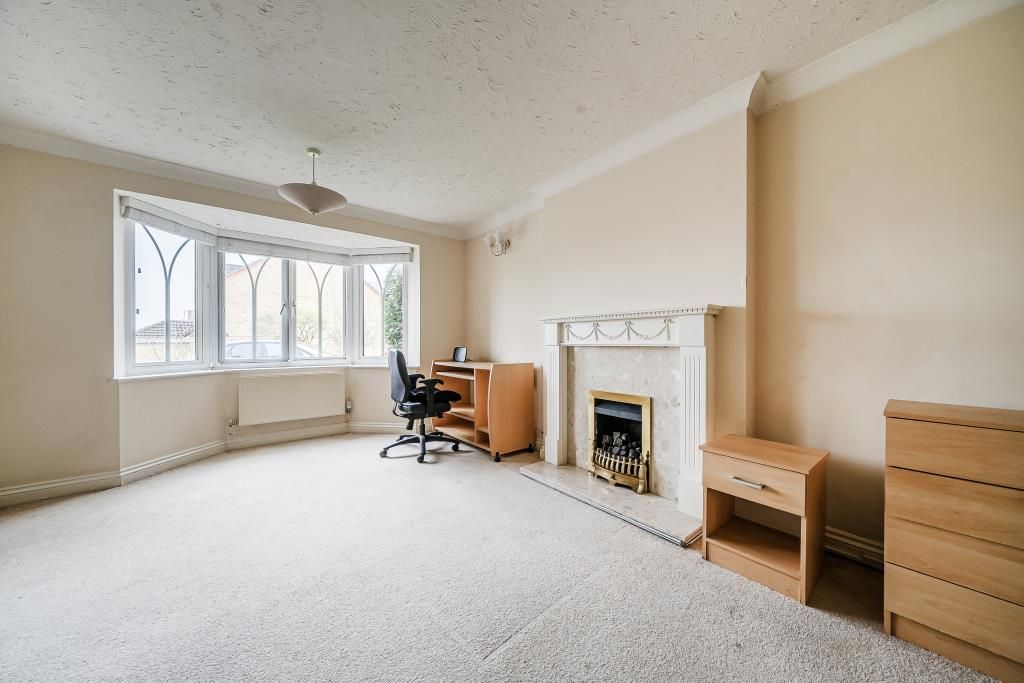 Property photo 3 of 19 Living Room