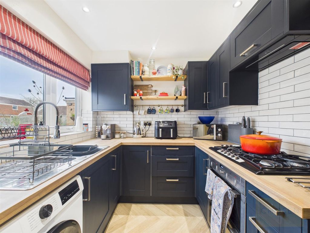 Property photo 3 of 11 Cam01118G0-Pr0413-Still001.Jpg