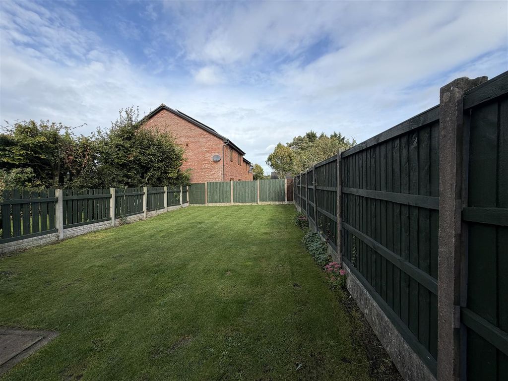 Property photo 2 of 18 E.Jpg