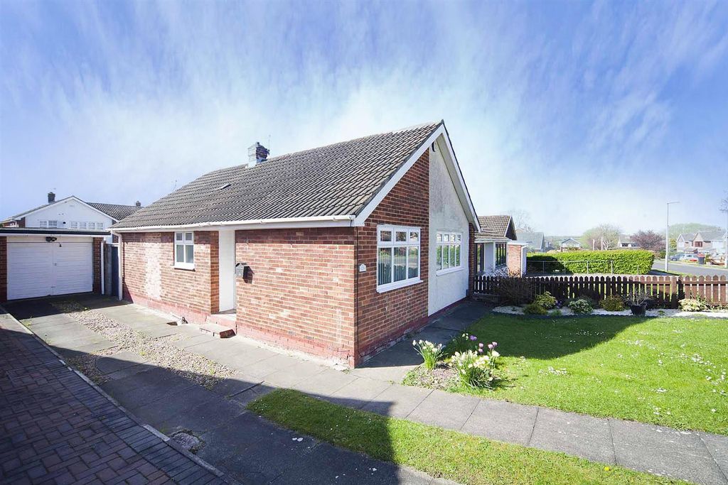 Property photo 2 of 20