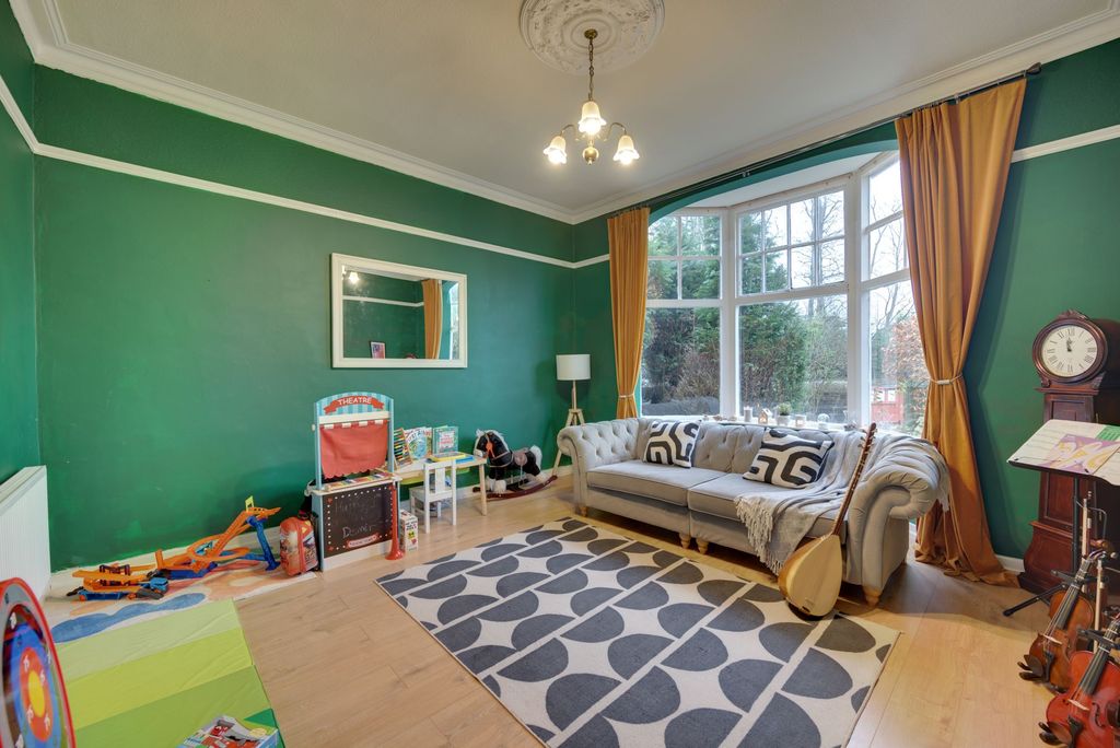 Property photo 2 of 28