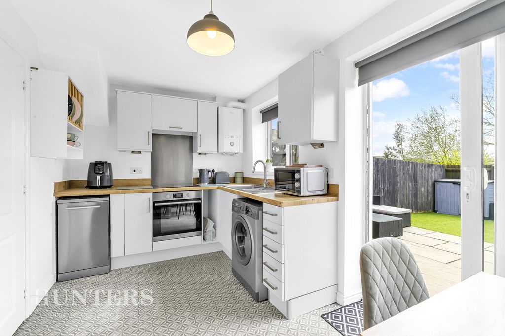 Property photo 3 of 20 Kitchen