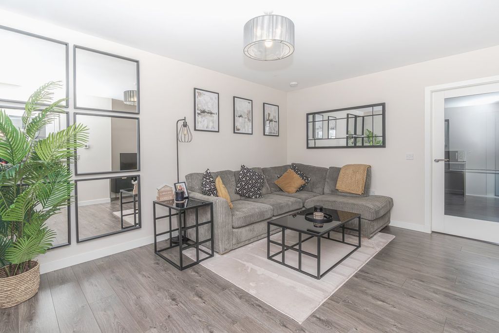 Property photo 3 of 35