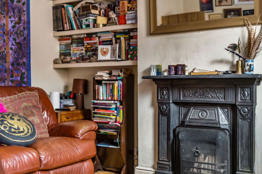 Property photo 2 of 23