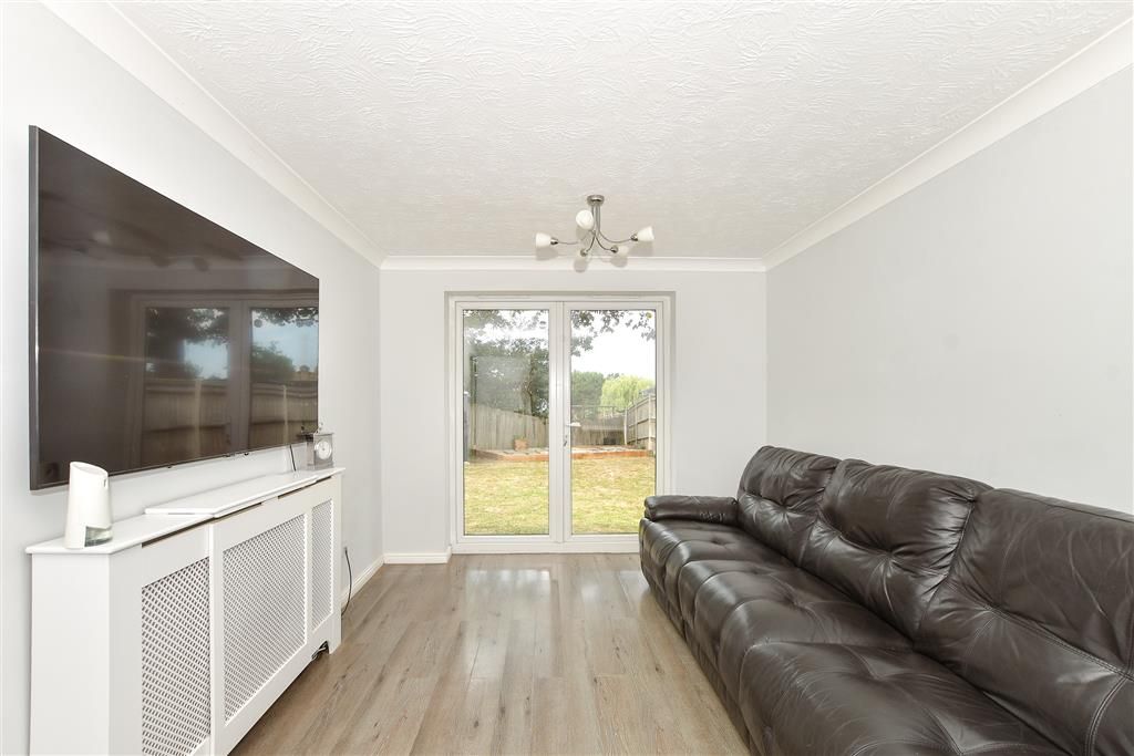 Property photo 1 of 14 Lounge