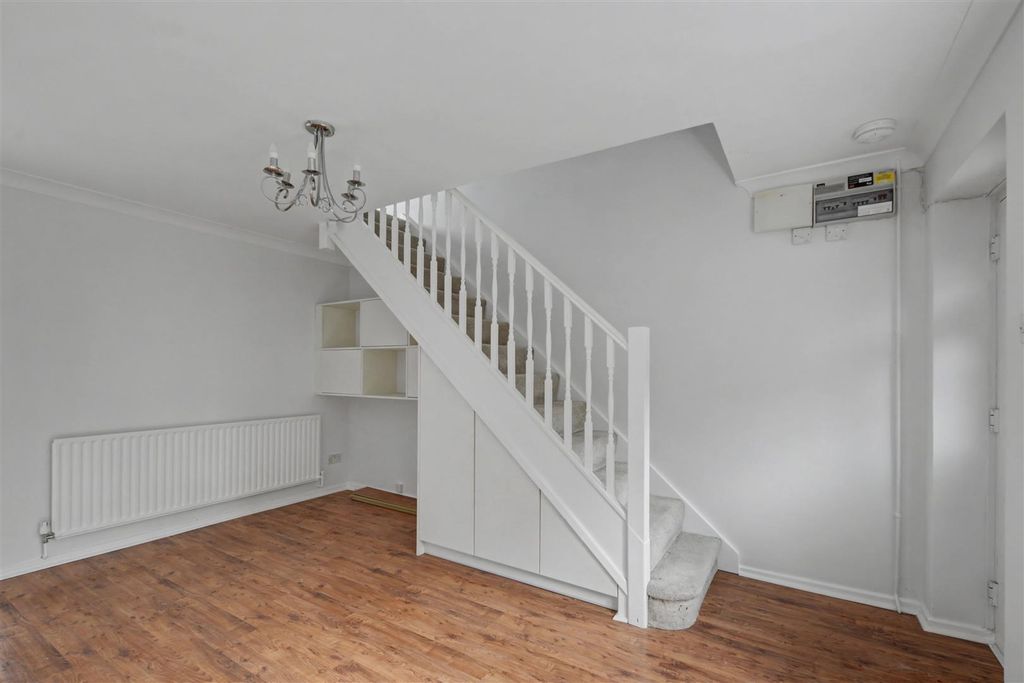 Additional image 4 of 2 bed end terrace house to rentHighgate Close, Carlton, Nottingham NG4