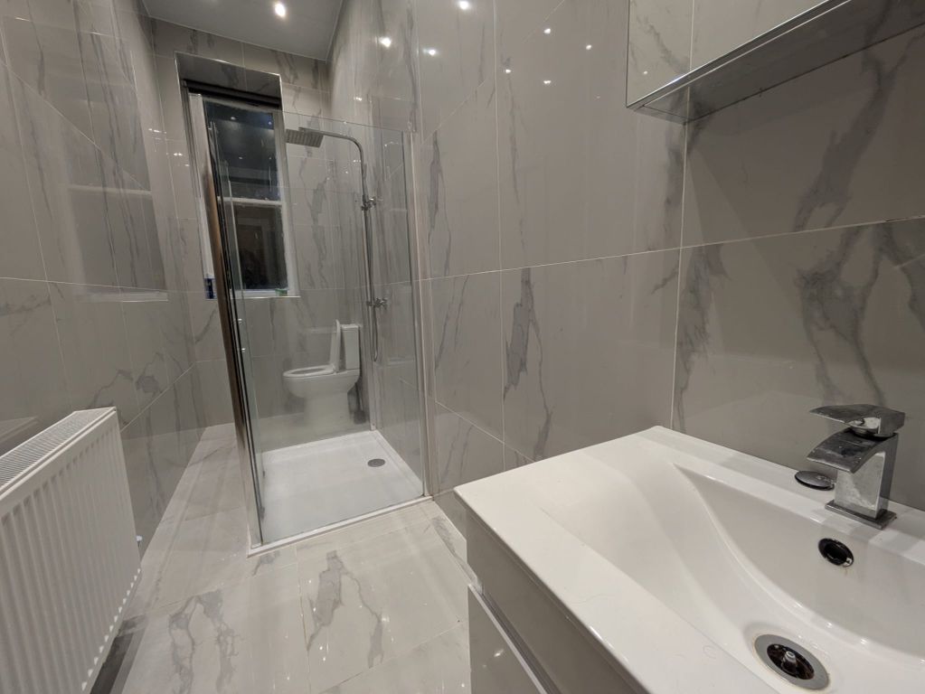Property photo 3 of 6 Bathroom