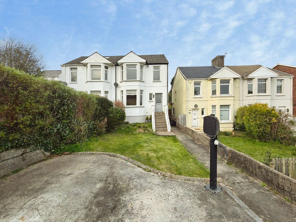 Property photo 3 of 27