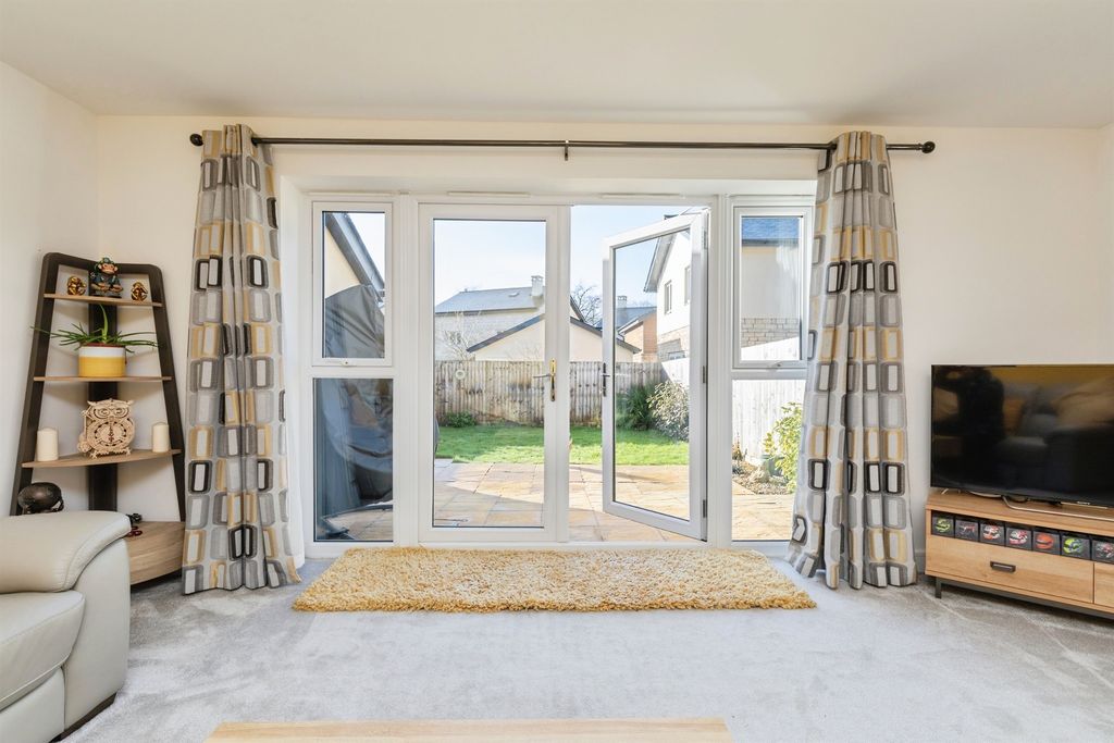 Property photo 3 of 18